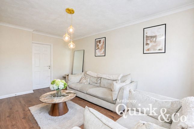 25, Wittem Road, Canvey Island photo 4