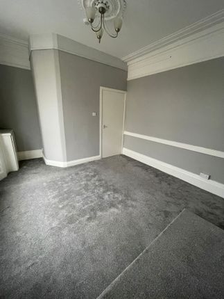 Flat to rent in Orchard Place, Weston-Super-Mare