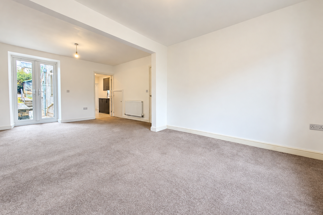 29 Llewelyn Street, Aberdare photo 3