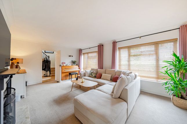 90, Dartnell Park Road, West Byfleet photo 3