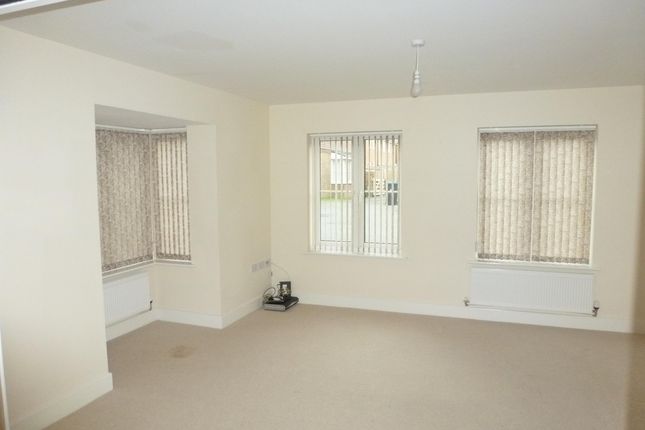 18, BURGESS HILL photo 4