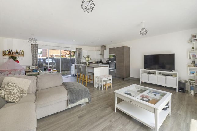 Flat 1, 17, Brooks Drive, West Malling photo 4