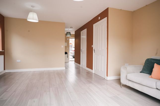 18 Tollesbury Avenue, Oakham photo 3