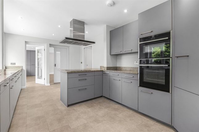 Felbrigg, Heath Drive, Potters Bar photo 3