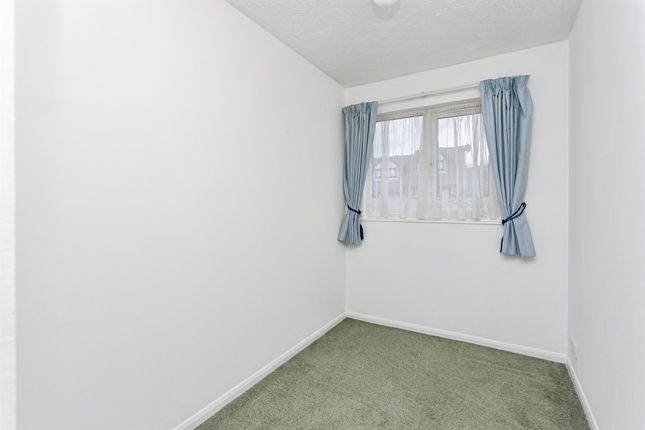 47, Viewfield Close, Harrow photo 4