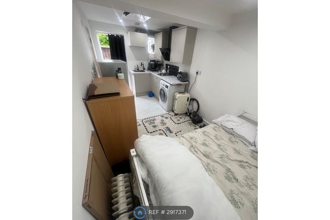 Crosthwaite Way, Slough photo 3