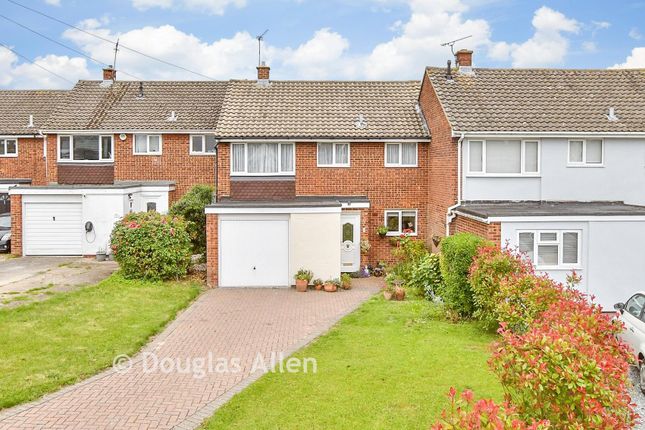 4, Wyatts Green Lane, Brentwood photo 2