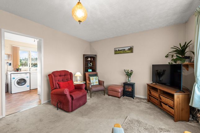 4 Hollybush Drive, Crieff photo 4