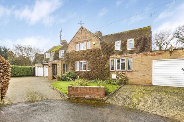 Thumbnail Detached house for sale in Newlands Close West, Hitchin, Hertfordshire