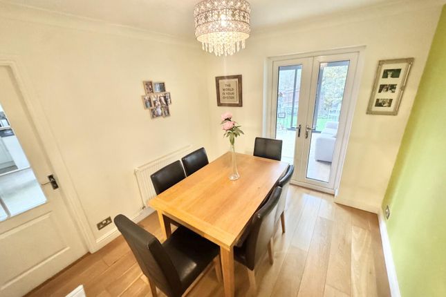 26, Chantry Close, Leicester photo 4