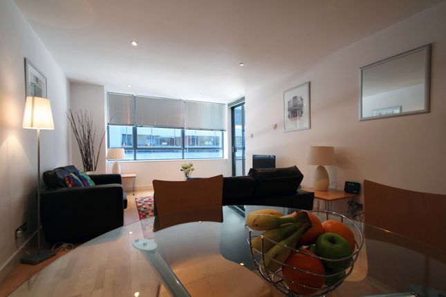 Flat to rent in Saffron Hill, London