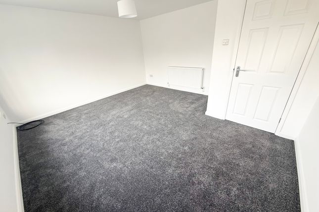 16, Padstow Way, Stoke-on-Trent photo 3