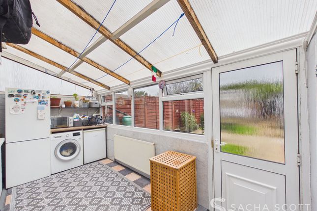 158 Dukes Avenue, Richmond photo 3