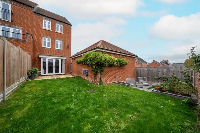 39 Locksbridge Road, Andover photo 2