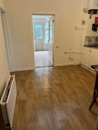 Carlyle Villa, Trinder Road, London photo 3