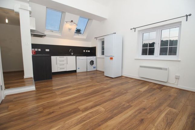 Thumbnail Flat to rent in Ford Street, High Wycombe