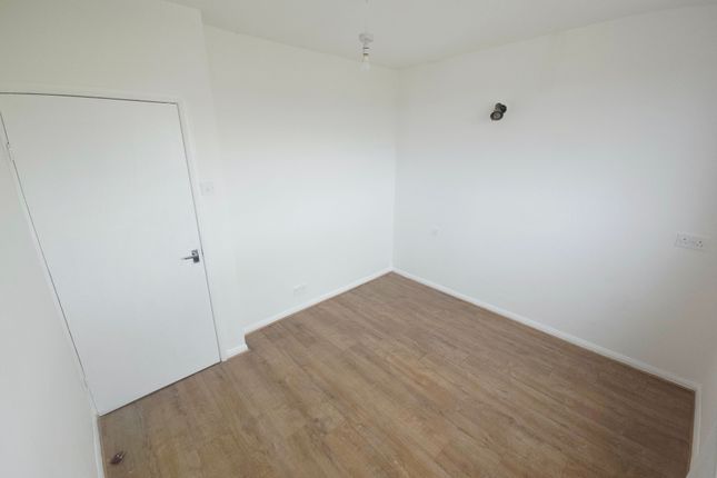 15, Sunderland photo 2