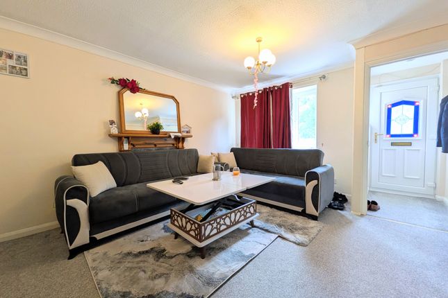 52, Aylesbury photo 3