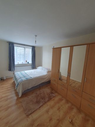Flat for sale in Chatham Place, London