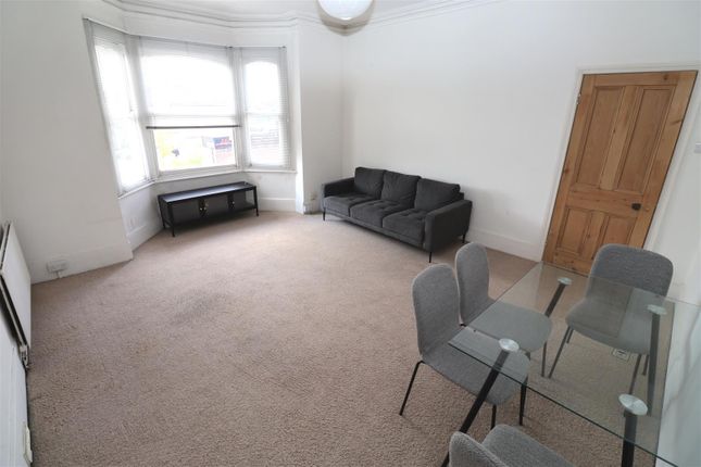 Flat 2, 148, Station Road, Hendon photo 4