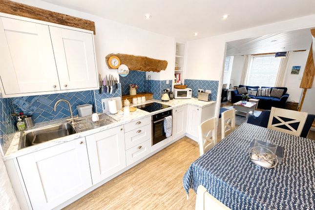 Skrinkle Cottage, 7, St. Marys Street, Pembrokeshire photo 3