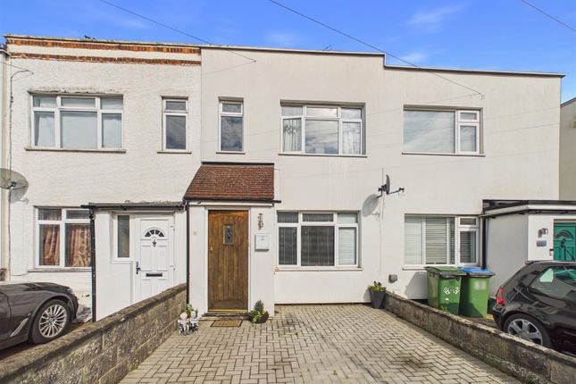 2-bed house on 81, First Avenue, West Molesey, £365,000