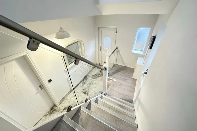 143, Woodlands Rd , Manchester photo 3