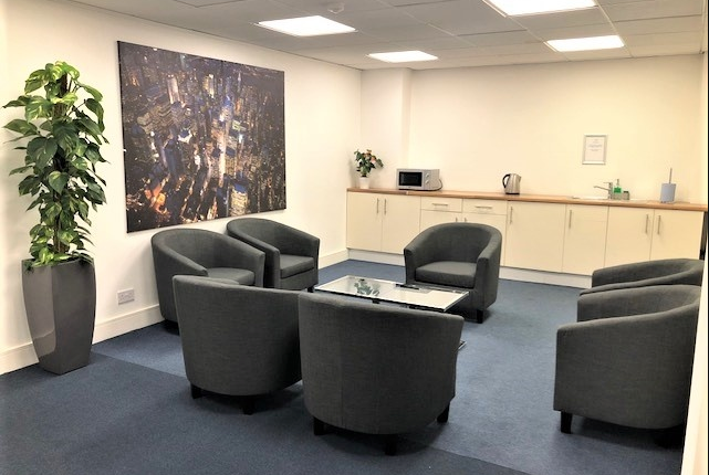 Office to let in London, Middlesex