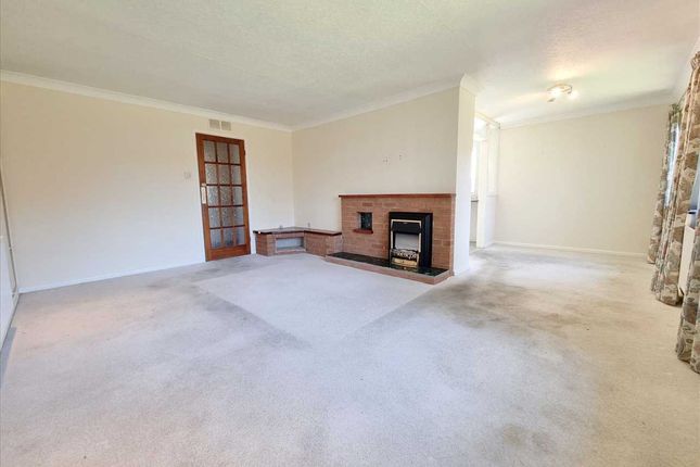 8, Russell Road, Leasingham photo 2