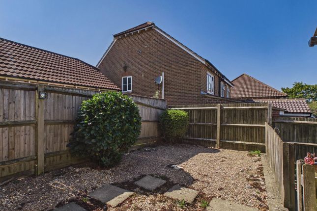 7, Bradbridge Green, Ashford photo 2