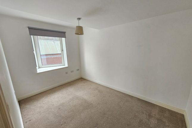 Flat for sale in The Cloisters, Great Western Street, Aylesbury