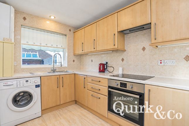 35, Wittem Road, Canvey Island photo 2