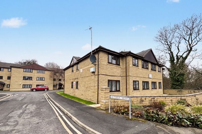 2-bed flat on 40 Victoria Mews, Bury, £130,000