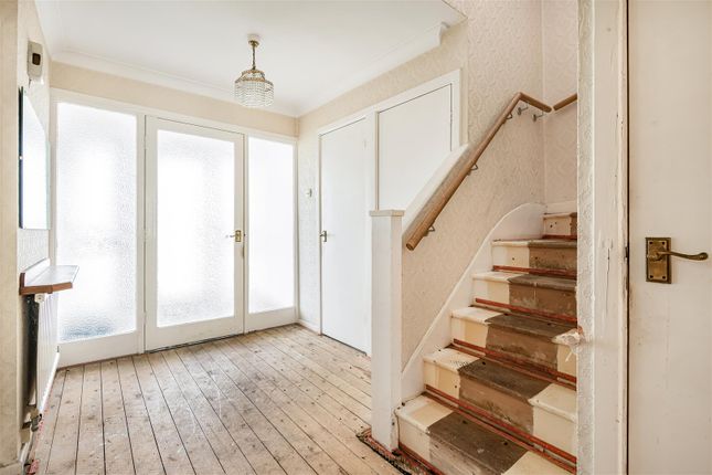 5, Folly Close, Radlett photo 2