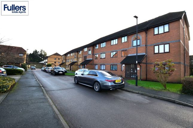 Thumbnail Flat for sale in Ainsley Close, London