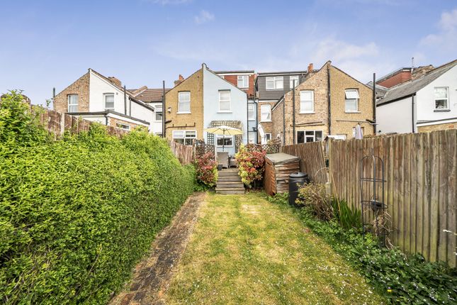 52, Beddington Grove, Wallington photo 2