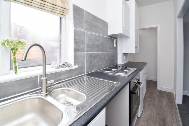 10, Woodbine Street, Ossett photo 5
