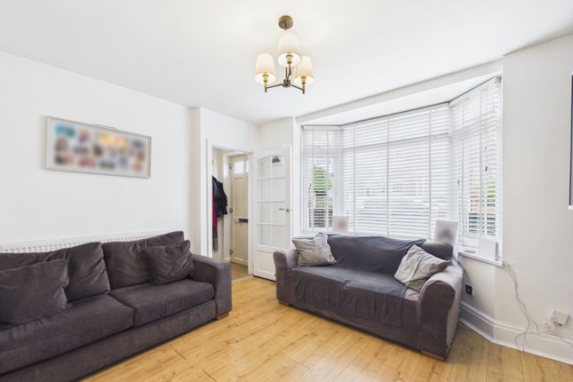 10, Myrtle Avenue, Nottingham photo 3