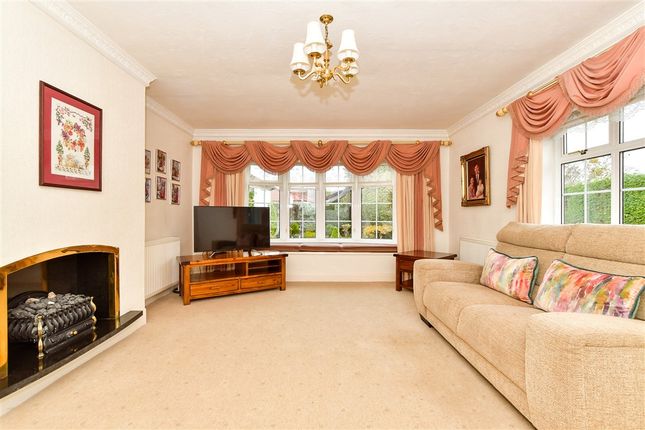 Beverley Gardens, Hornchurch photo 3