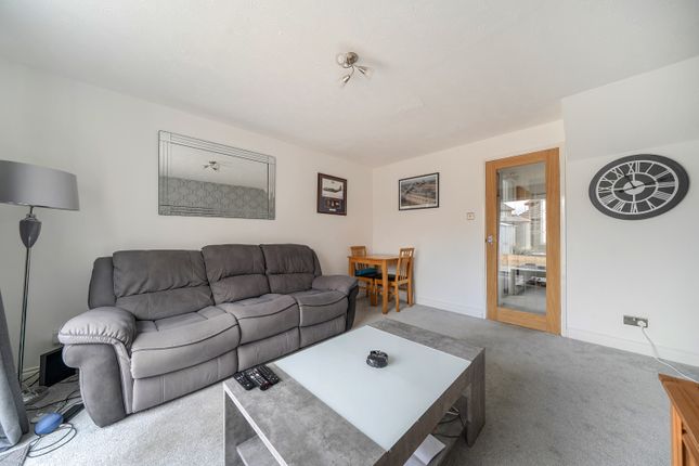 88, Bracken Close, Carterton photo 3