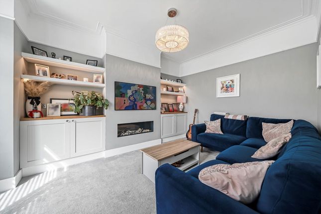 39, Hartham Road, Isleworth photo 2