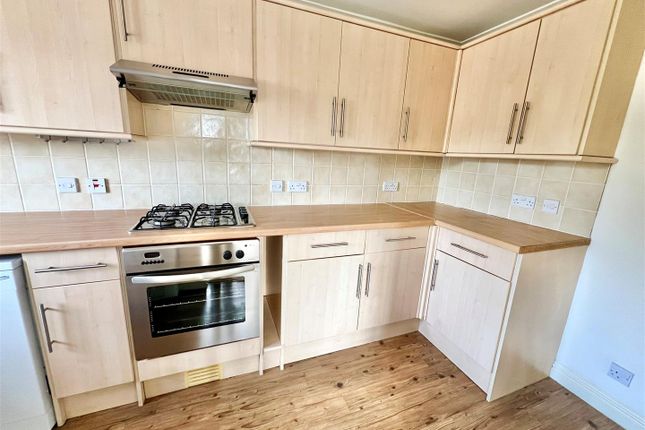 4, St Andrew's Court, Freshwater photo 4
