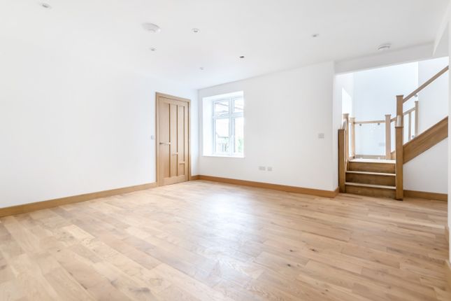 2 Monkwood Court,, Petersfield Road, Alresford photo 3