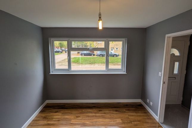 27 Roveley Court, Milton Keynes photo 4