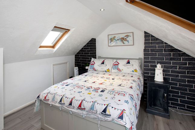 18 Willow Street, Teignmouth photo 4