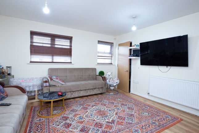 Flat for sale in Blue Moon Way, Manchester