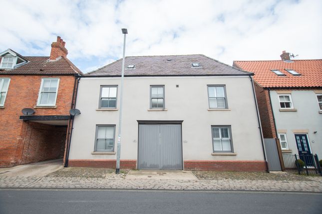 Town house to rent in Beckside, Beverley