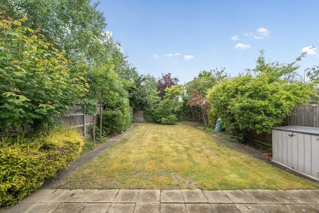 23, Wren Avenue, London photo 3