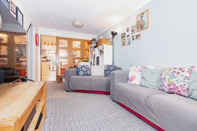Terraced house for sale in Springfield Close, Shaftesbury