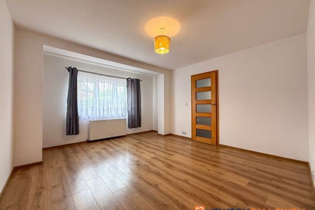 6 Stephen Road, Newark photo 4